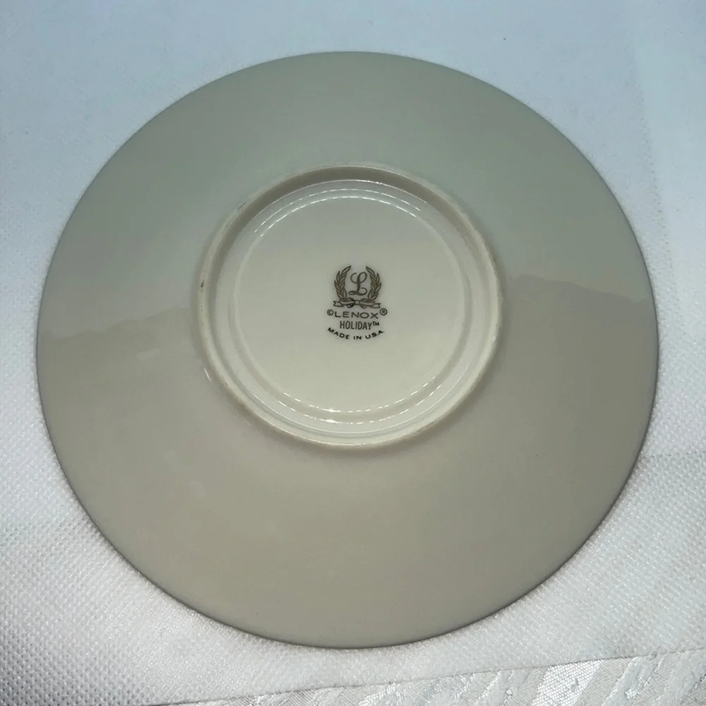 LENOX HOLIDAY FOOTED TEACUP AND SAUCER VINTAGE CHINA HOLLY & BERRIES